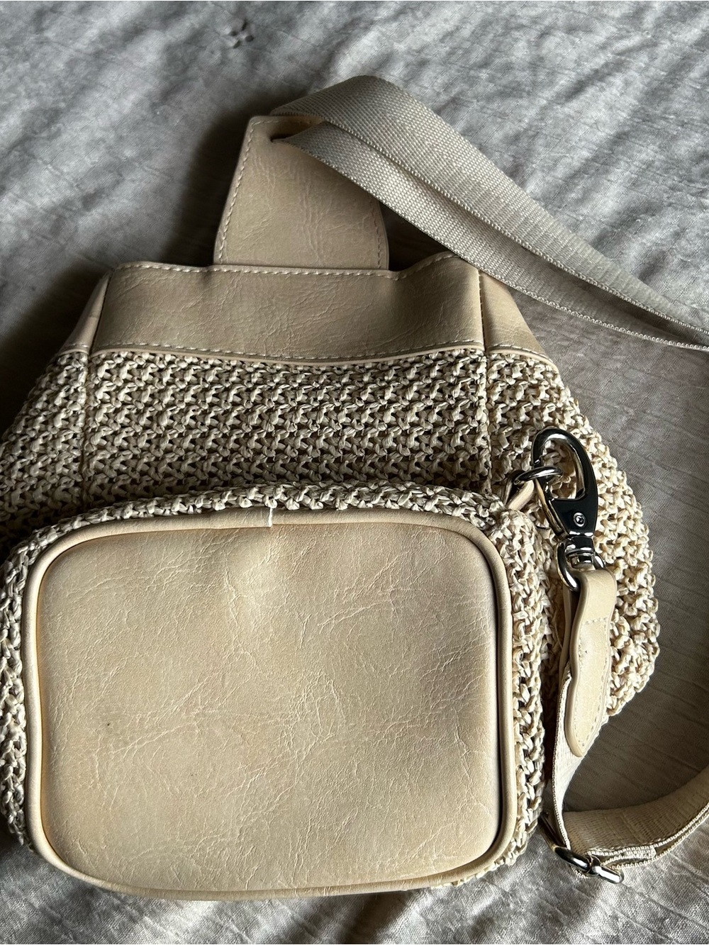 Beis Raffia Sling Backpack - Picture 4 of 8